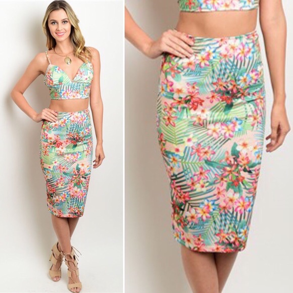 Peach Floral Top & Skirt Set - Picture 3 of 7